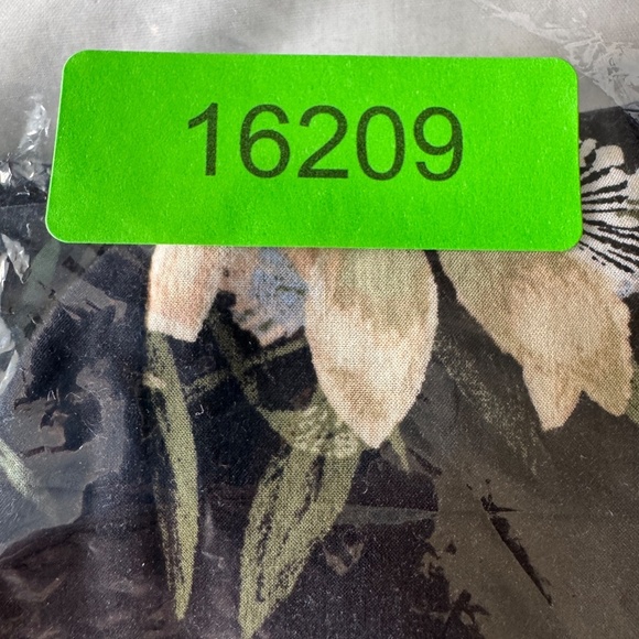 Talula Women's Black Floral Open Front Lightweight Short Kimono Top S/M Witchy - Picture 10 of 10